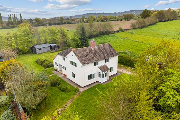 4 Bedroom Detached House For Sale In Beacon Lane, Stonehouse, GL10