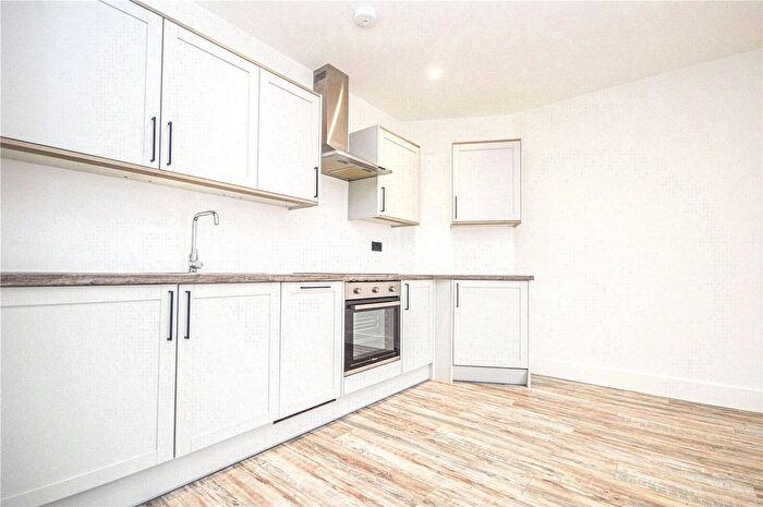 2 Bedroom Flat To Rent In Kingsbridge Point, Swindon, SN1