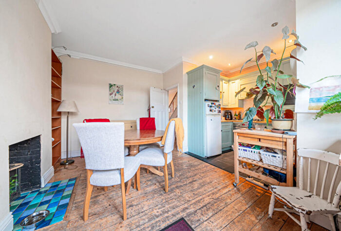 3 Bedroom Terraced House For Sale In Caldbeck Avenue, Worcester Park, KT4