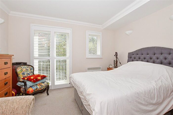 3 Bedroom Flat For Sale In Holland Road, Maidstone, Kent, ME14