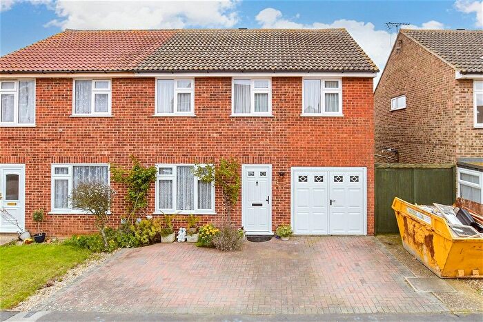 4 Bedroom Semi Detached House For Sale In Richmond Road, Whitstable, Kent, CT5