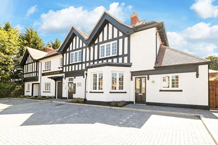 2 Bedroom Flat To Rent In Loughton, IG10