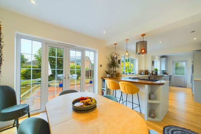 4 Bedroom Detached House For Sale In Meadow Way, Great Paxton, St. Neots, PE19