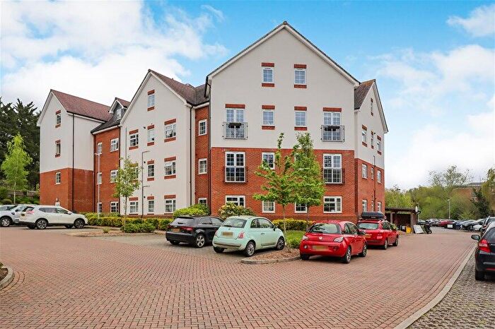 1 Bedroom Flat For Sale In Lower Luton Road, Harpenden, AL5