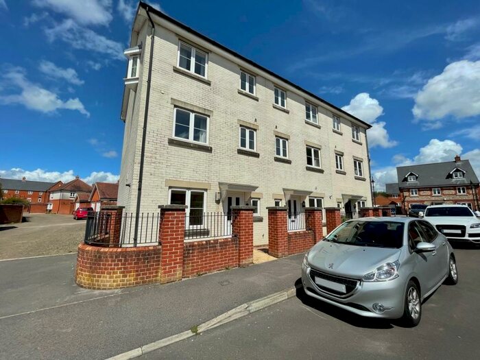 4 Bedroom End Of Terrace House To Rent In Shears Drive, Amesbury, Salisbury, SP4