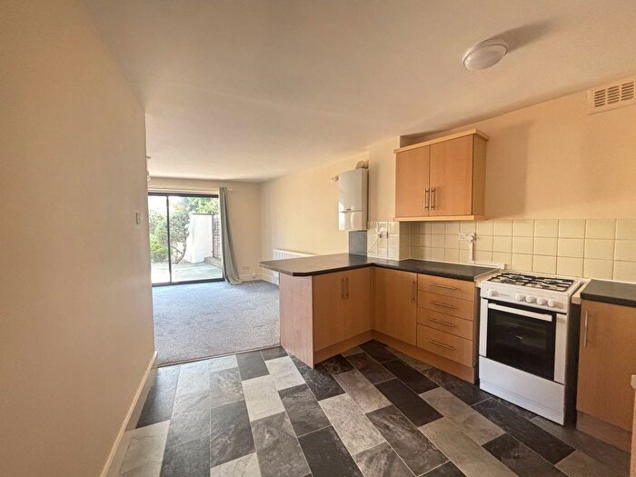 2 Bedroom Flat To Rent In Cameron Road, Ilford, IG3