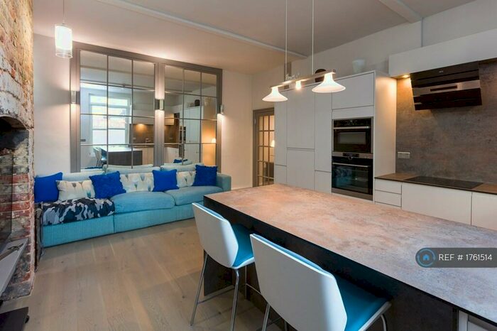 1 Bedroom Flat To Rent In Devon Villas, Maidstone, ME16