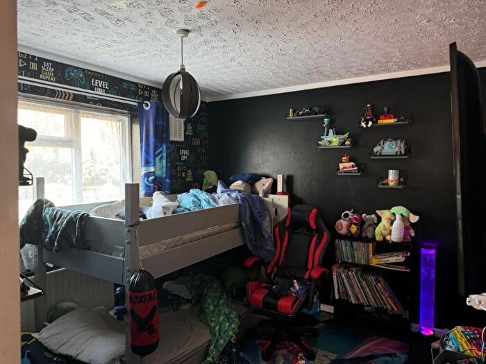 3 Bedroom End Of Terrace House For Sale In Avon Crescent, Brockworth, Gloucester, Gloucestershire, GL3