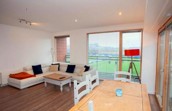 2 Bedroom Flat To Rent In Glasgow Harbour Terraces, Glasgow, G11
