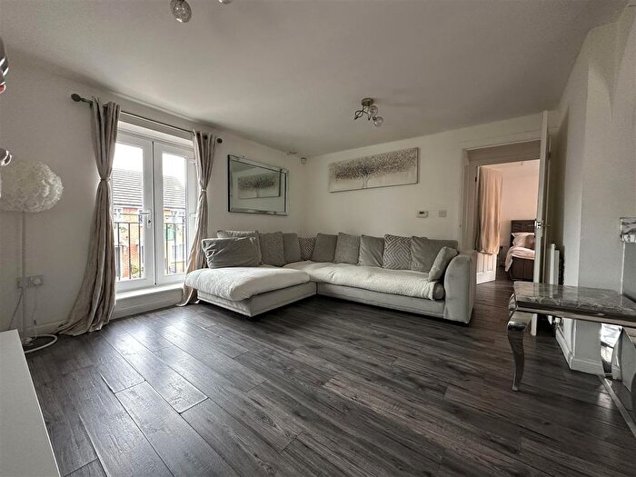 2 Bedroom Flat For Sale In Dixon Street, Manchester, M40