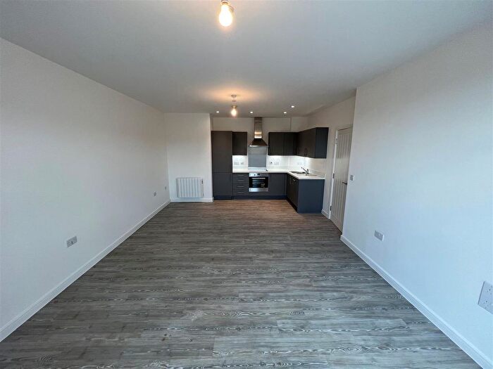 2 Bedroom Flat To Rent In Mosaic House, Midland Road, Hemel Hempstead, HP2