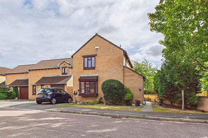 3 Bedroom Link Detached House For Sale In Elgar Close, Clevedon, BS21