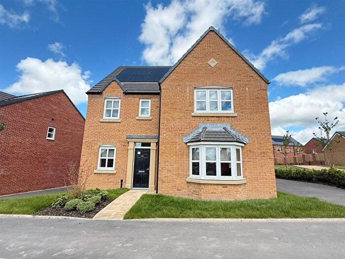 4 Bedroom Detached House To Rent In Rivington Park, Bolton, BL6