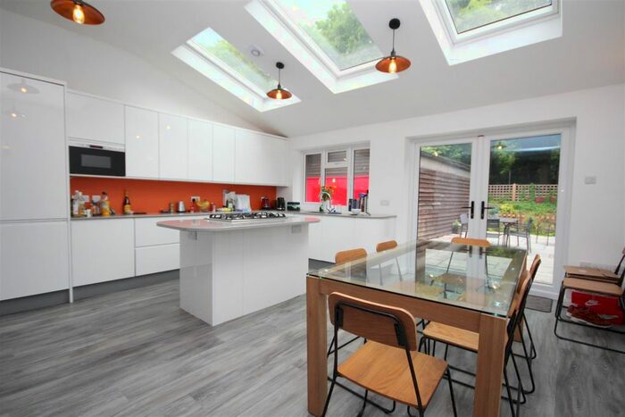 4 Bedroom Property To Rent In Beech Grove, Guildford GU2