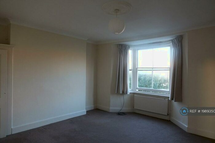 1 Bedroom Flat To Rent In York Road, Hove, BN3