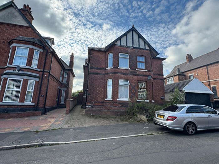 6 Bedroom Semi Detached House For Sale In Breedon Hill Road, DE23