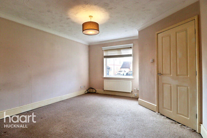 3 Bedroom Semi Detached House For Sale In Leen Valley Way, Nottingham, NG15