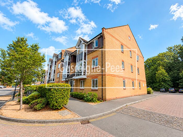 2 Bedroom Flat To Rent In Faraday Road, Guildford, GU1