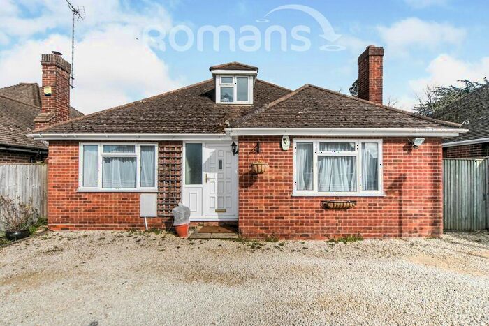 3 Bedroom Bungalow To Rent In Anderson Avenue, Reading, RG6