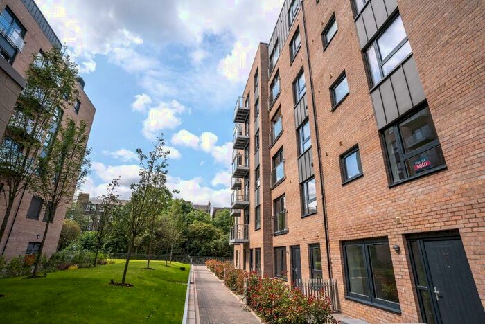 2 Bedroom Flat To Rent In Shrubhill Walk, Inverleith, Edinburgh, EH7