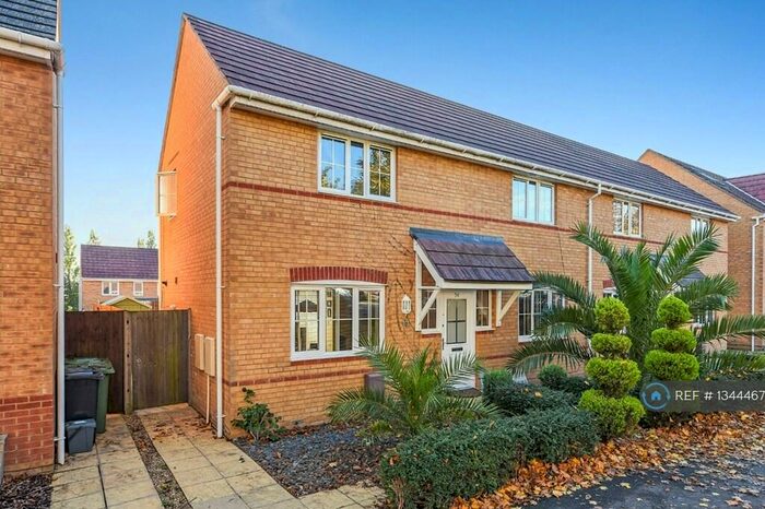 3 Bedroom Semi-Detached House To Rent In Jubilee Avenue, Portsmouth, PO6