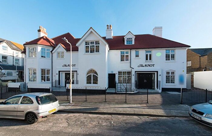 2 Bedroom Flat To Rent In The Knot, Beach Road, Westgate, Kent, CT8