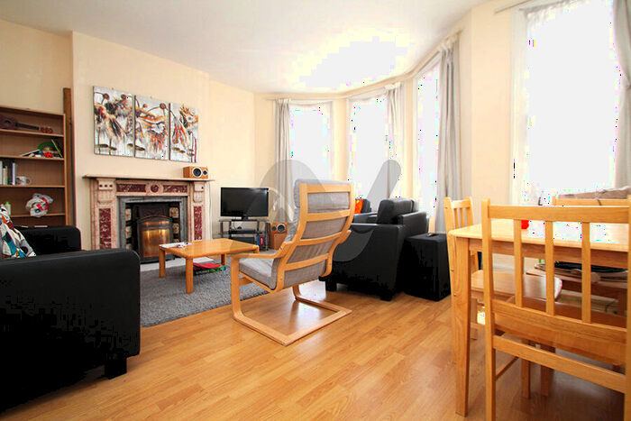 2 Bedroom Flat To Rent In Hampden Road, London, N8