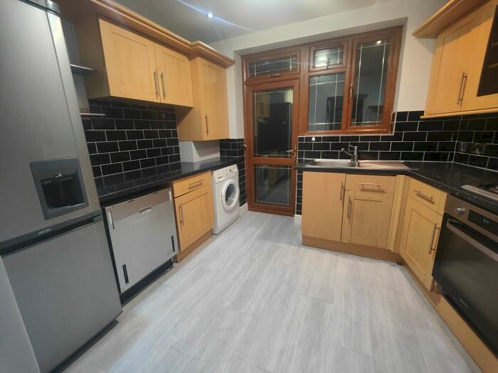 2 Bedroom Semi-Detached House To Rent In Eastern Avenue, Ilford, Essex, IG4