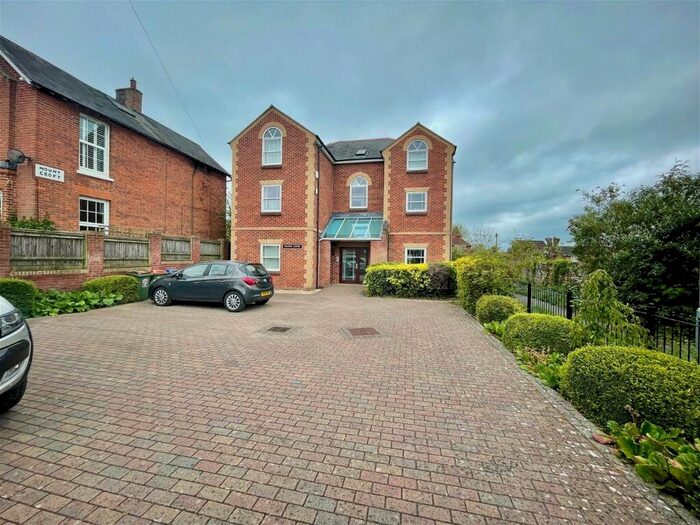 2 Bedroom Apartment To Rent In Newtown Road, Newbury, RG14