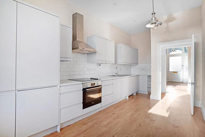 2 Bedroom Apartment To Rent In Anerley Park, Anerley, London, SE20