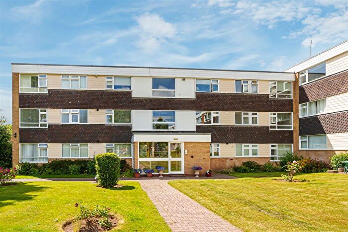 2 Bedroom Flat To Rent In Albany Gardens, Solihull, B91