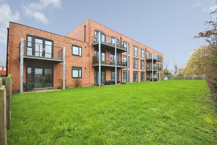 2 Bedroom Flat For Sale In St. Marys Road, Leamington Spa, CV31