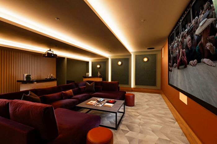 1 Bedroom Apartment To Rent In Embassy Boulevard, London, SW11