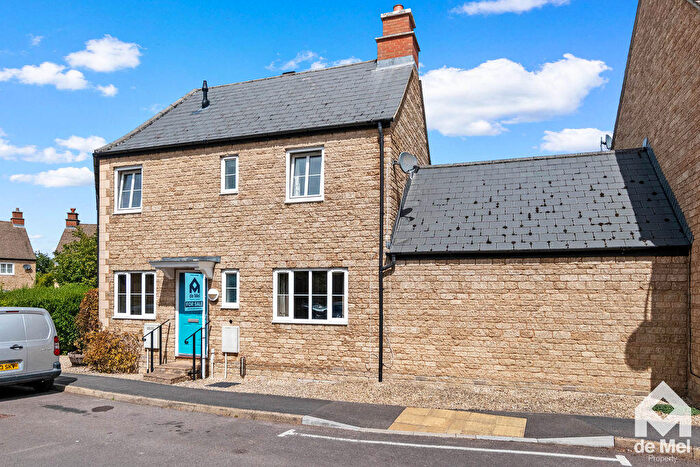 3 Bedroom Semi Detached House For Sale In Knapps Crescent, Woodmancote, GL52