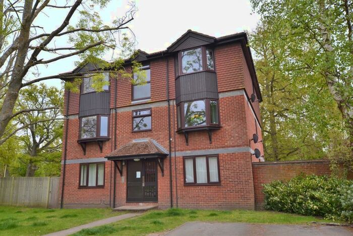 1 Bedroom Apartment To Rent In Cherberry Close, GU51
