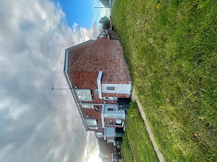 1 Bedroom Flat To Rent In Warren Close, Tipton, DY4