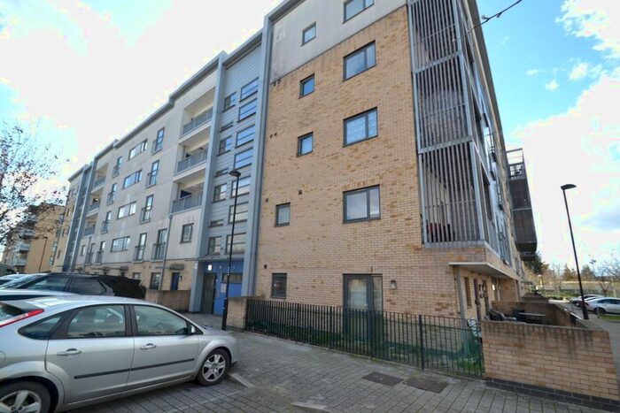 2 Bedroom Flat To Rent In Broadis Way, Rainham, RM13