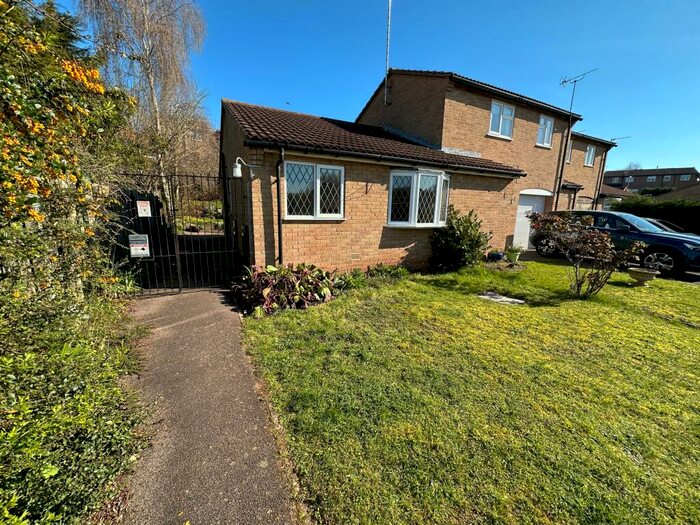 2 Bedroom Bungalow To Rent In Sefton Close, Burton-On-Trent, DE15