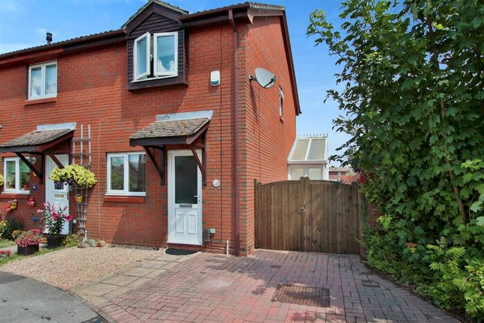 2 Bedroom End Of Terrace House To Rent In Campion Close, Warsash, Southampton, SO31