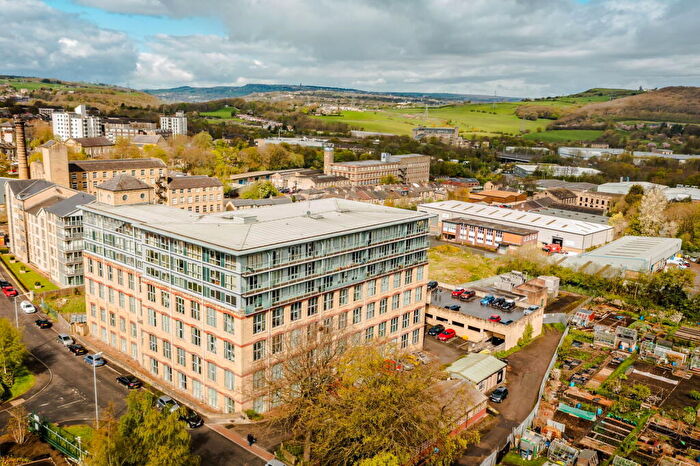 3 Bedroom Apartment For Sale In Silk Mill, Elland, HX5