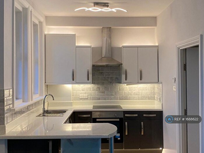 1 Bedroom Flat To Rent In Walpole Road, Bournemouth, BH1