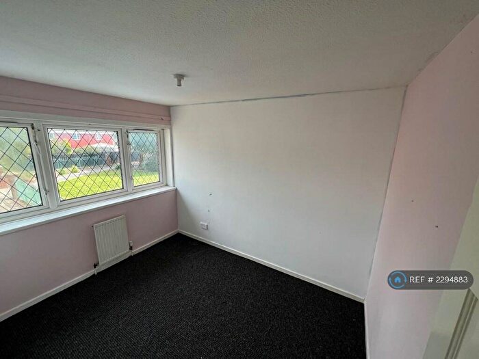 5 Bedroom Terraced House To Rent In Oakington Garth, Bransholme, Hull, HU7