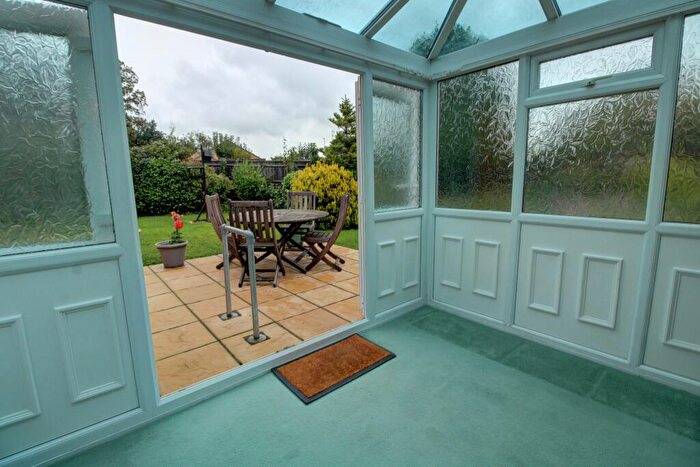 2 Bedroom Detached Bungalow For Sale In Grassington Place, Thatcham, RG19