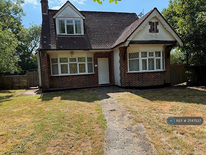 3 Bedroom Detached House To Rent In Limpsfield Road, Warlingham, CR6