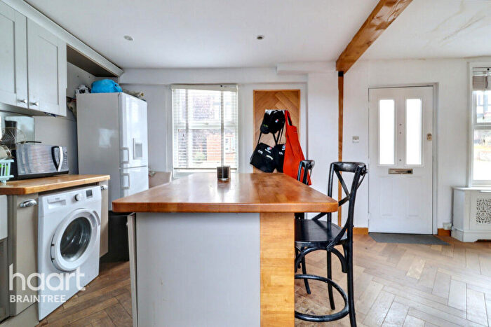 3 Bedroom Semi-Detached House To Rent In Hedingham Road, Halstead, CO9