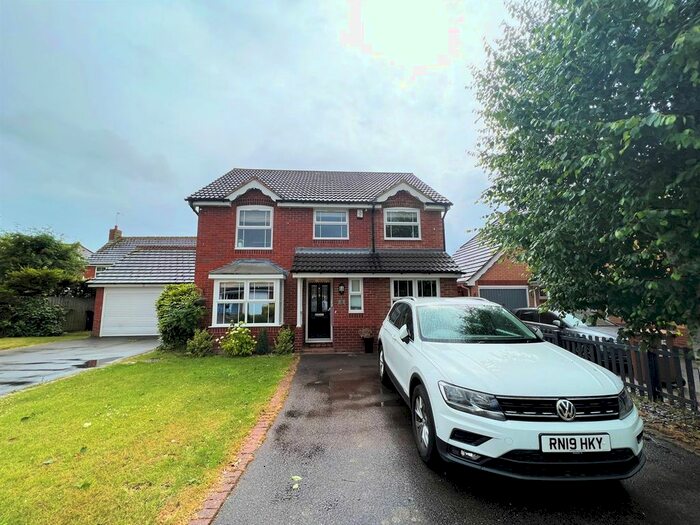 4 Bedroom Detached House To Rent In Thrupp Bridge, Wootton, Northampton, NN4