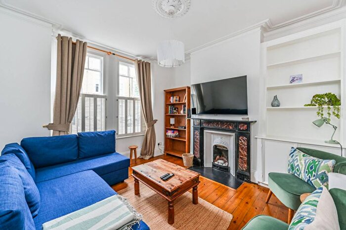 2 Bedroom Flat To Rent In Broughton Street, Diamond Conservation Area, London, SW8