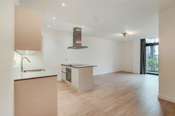 2 Bedroom Flat To Rent In Forrester Way, Stratford, E15