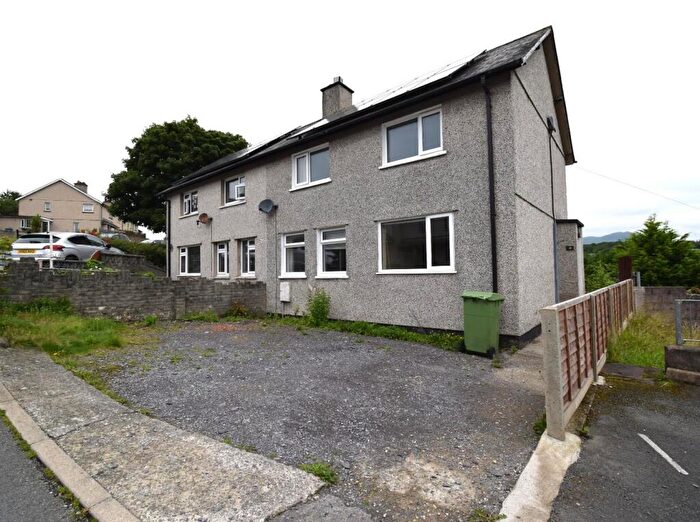 3 Bedroom House For Sale In Adwy Ddu Estate, Penrhyndeudraeth, LL48
