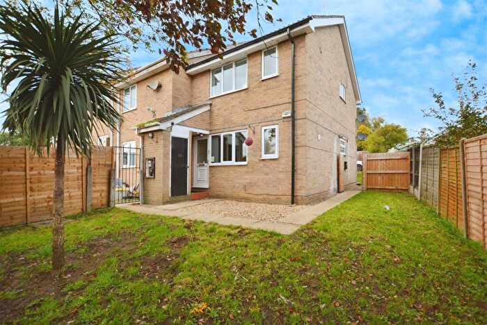 1 Bedroom Flat To Rent In Lambourne Rise, Scunthorpe, DN16